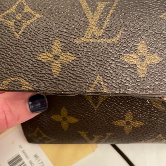 Authentic Louis Vuitton Sarah Wallet - Picture 7 of 9